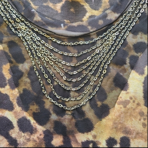 Daytrip by Buckle Leopard Print Tee Medium | Animal Print Glam Rock Chain Detail - Picture 7 of 8